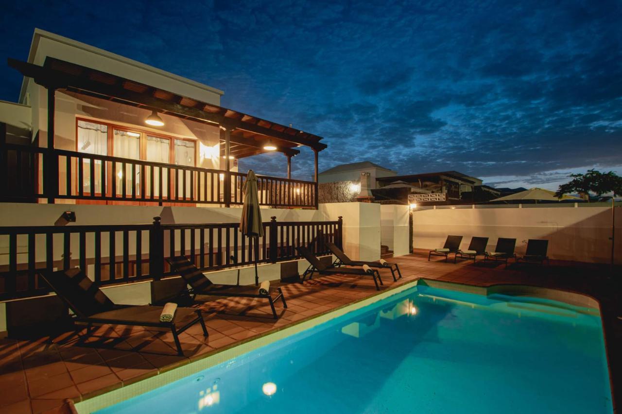 Stylish 6 Bedroom Villa Princesa - Hot Tub - Heated Pool - Near Beach & Waterparks Playa Blanca Dış mekan fotoğraf